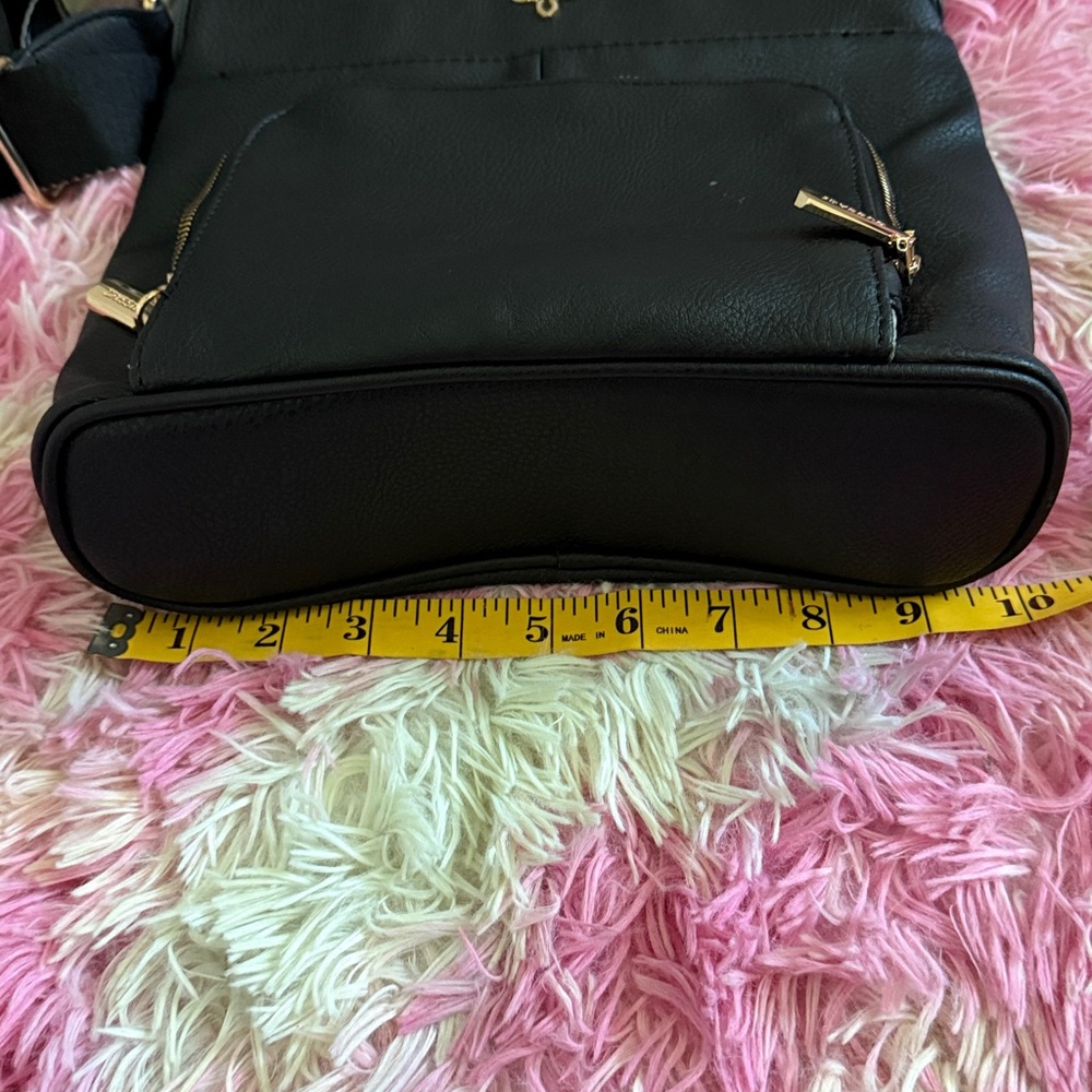 Gussaci Black Crossbody Bag - Picture 9 of 11